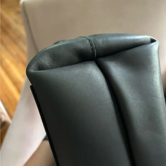 Portland Leather Black Tote Bag - Picture 3 of 7